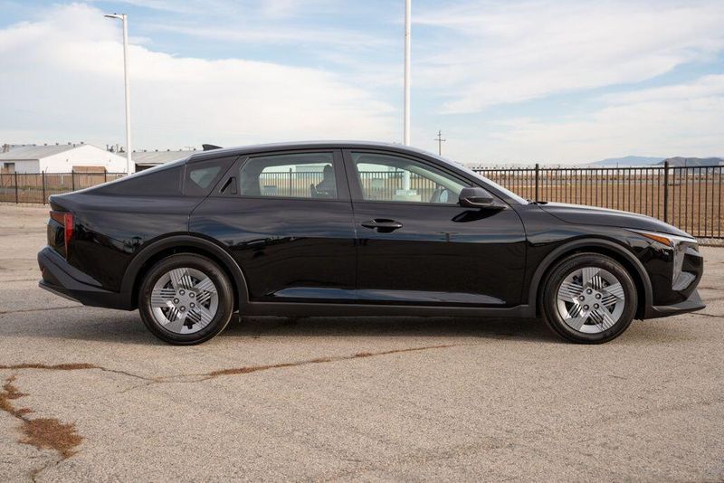 Used 2025 Kia K4 LXImage 8