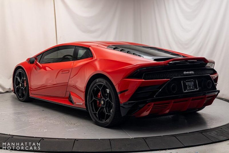 2020 Lamborghini Huracan EVO BaseImage 3