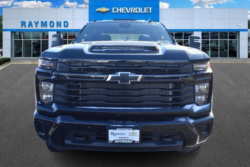 New 2026 Chevrolet Silverado 2500HD CustomImage 9