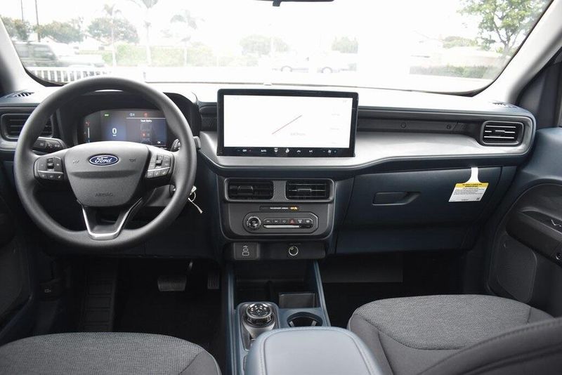 New 2025 Ford Maverick XLImage 9