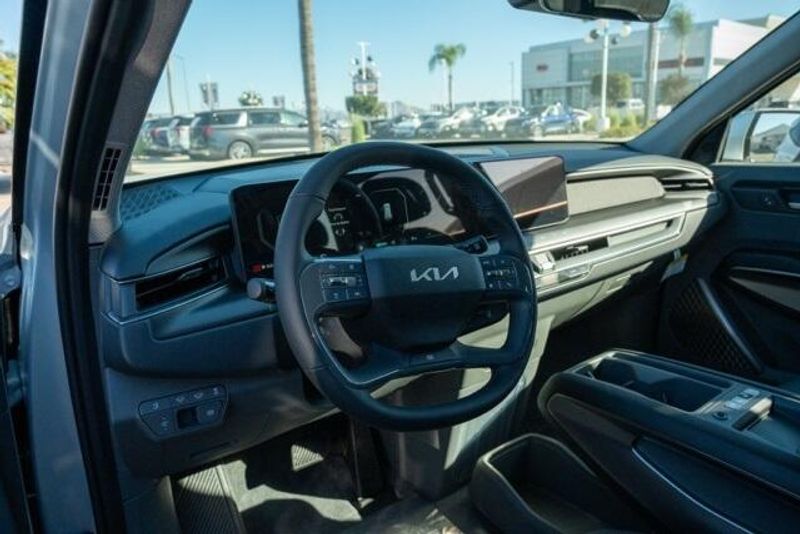 New 2026 Kia EV9 Light Long RangeImage 10