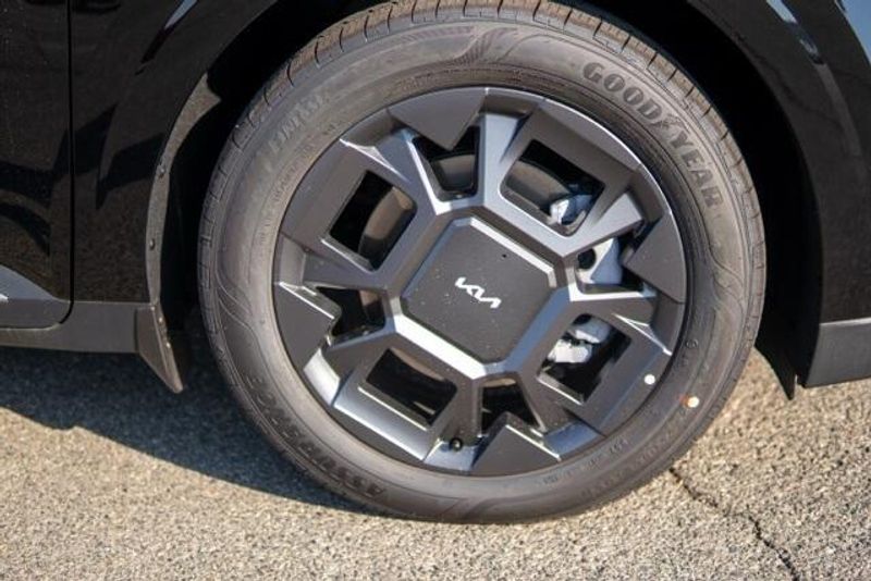 New 2026 Kia Carnival SXImage 9