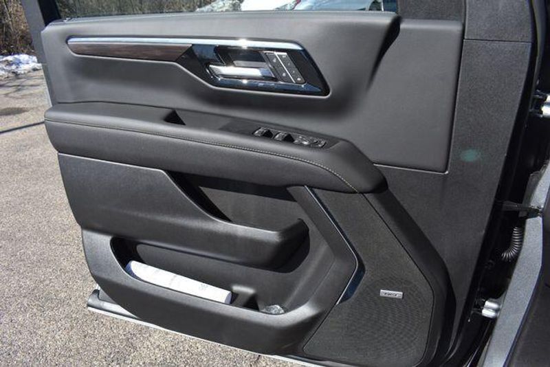 New 2026 Chevrolet Suburban PremierImage 39