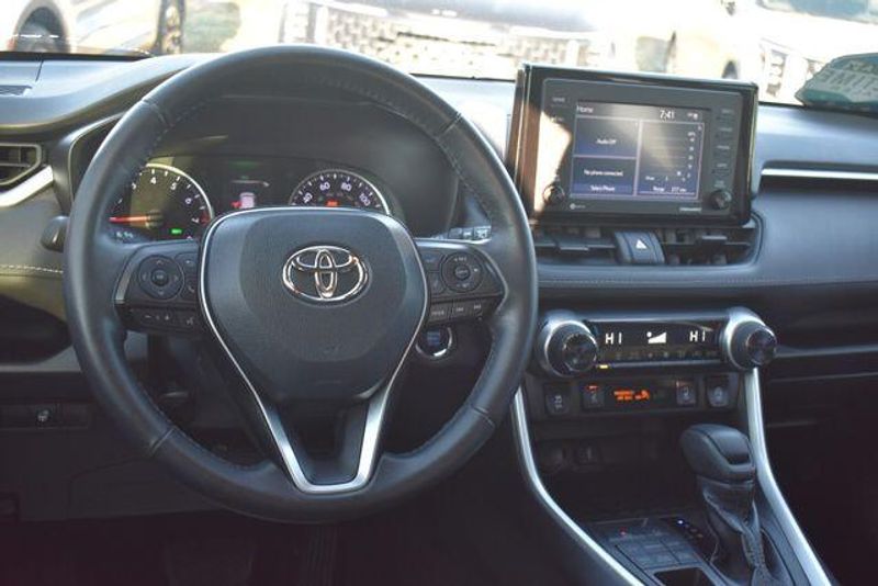 Used 2020 Toyota RAV4 XLEImage 18