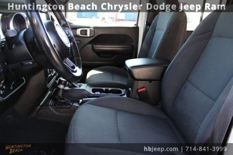 2022 Jeep Wrangler Unlimited WillysImage 31