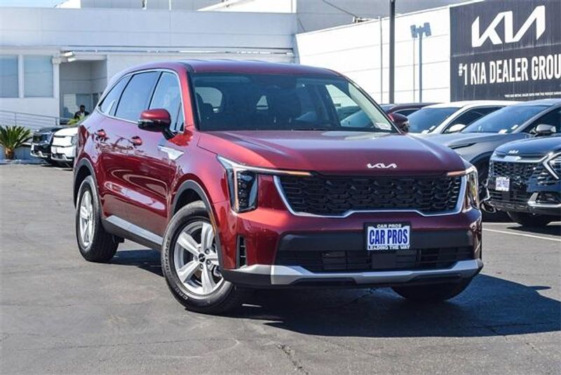 2025 Kia Sorento LXImage 2