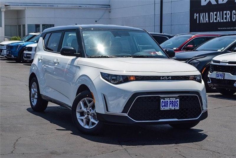 2025 Kia Soul SImage 2