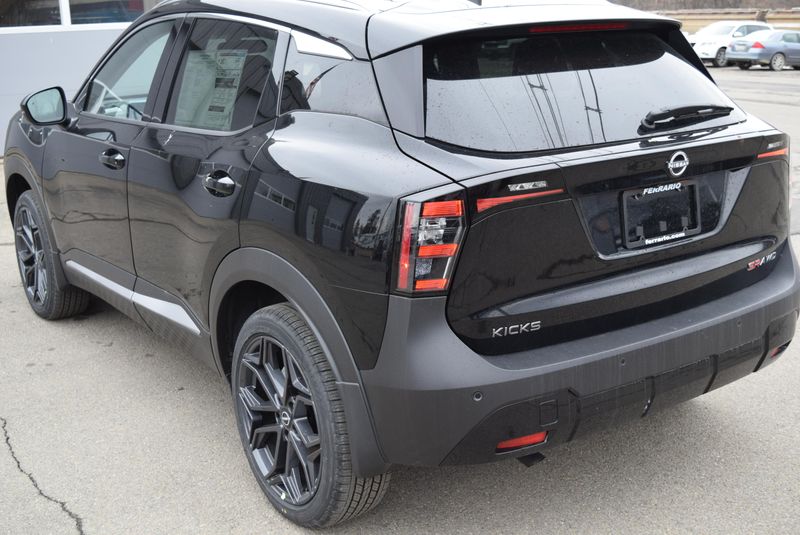 Used 2025 Nissan Kicks Sr