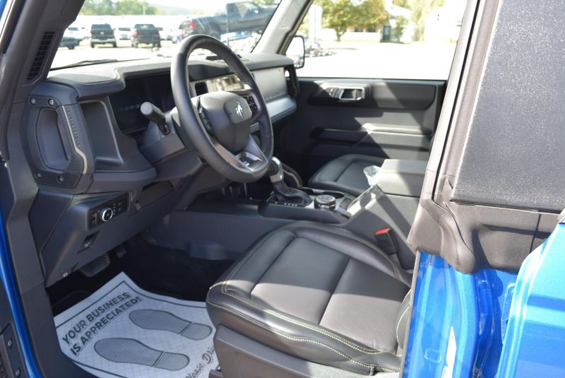2025 Ford Bronco Badlands photo 13