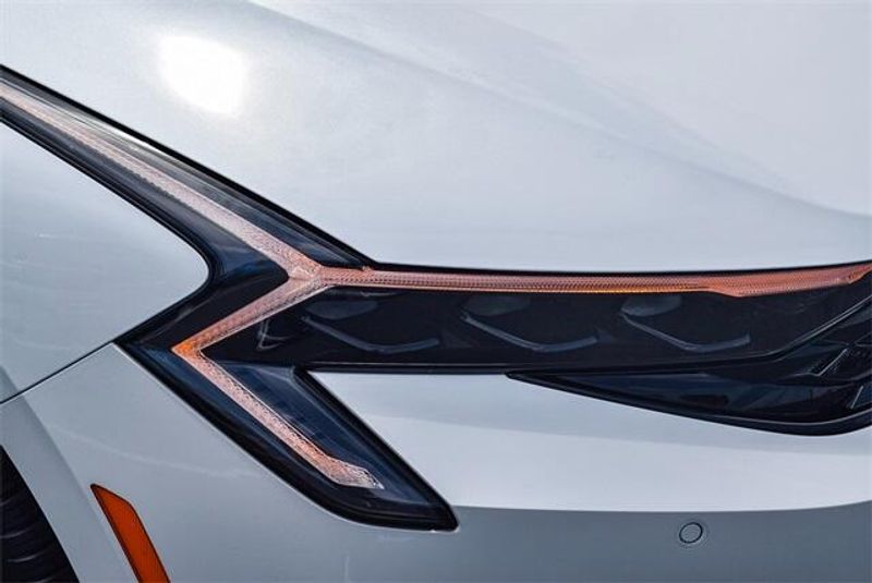 2025 Kia K5 GT-LineImage 16