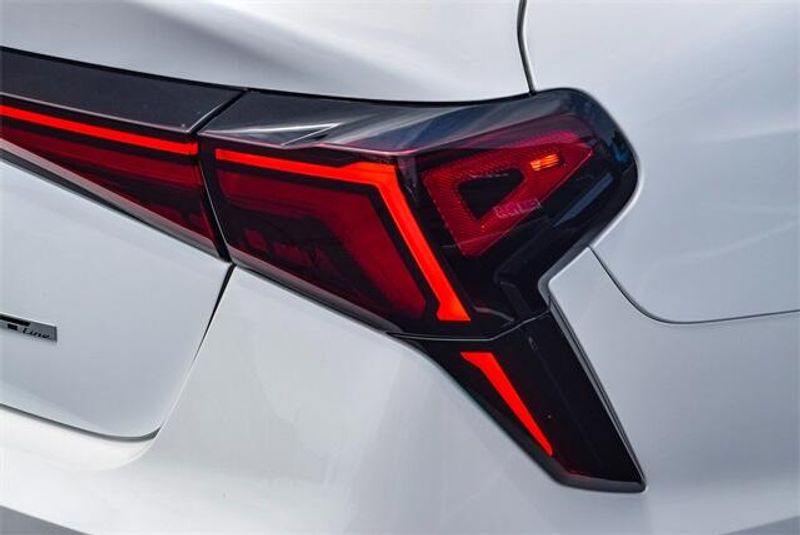 2025 Kia K5 GT-LineImage 17