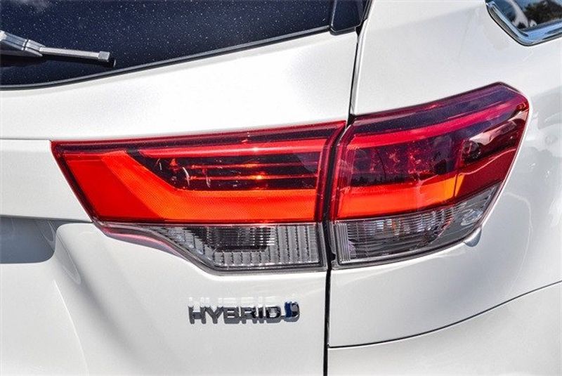 2019 Toyota Highlander Hybrid LimitedImage 10