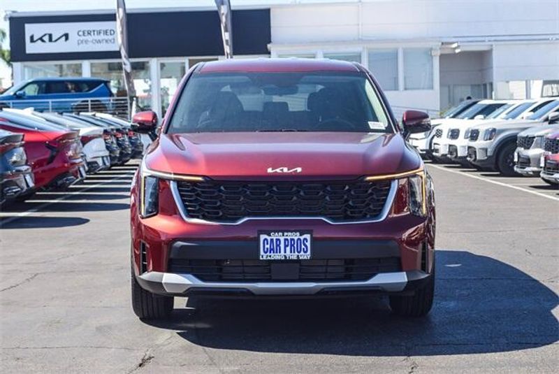 2025 Kia Sorento LXImage 3
