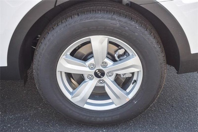 2025 Kia Sorento LXImage 19