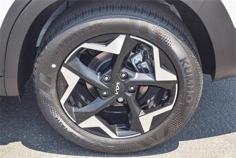 2025 Kia Seltos EXImage 19