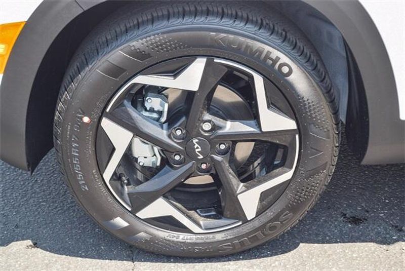2025 Kia Seltos EXImage 18