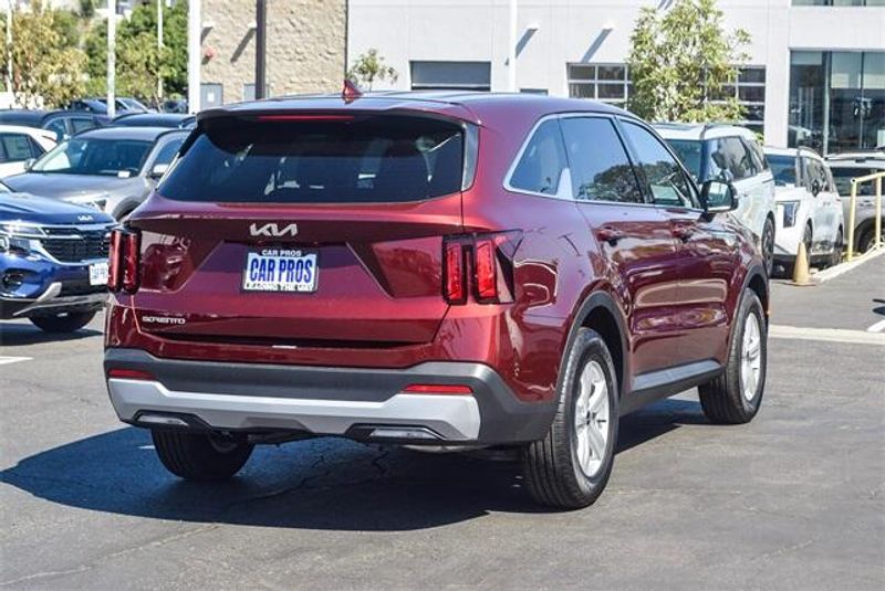 2025 Kia Sorento LXImage 15