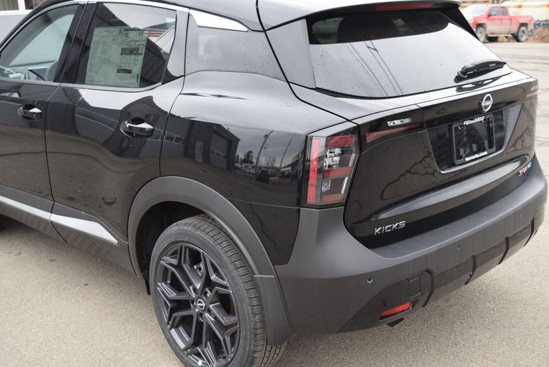 Used 2025 Nissan Kicks Sr