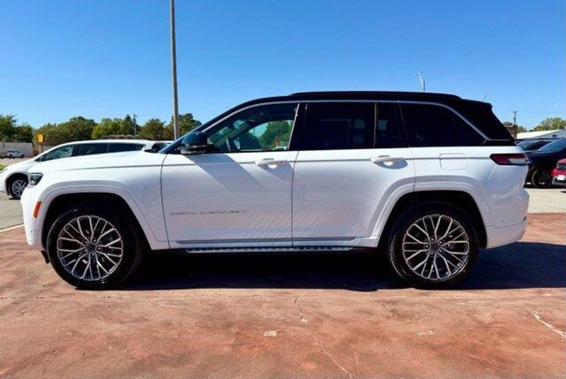 New 2027 Jeep Grand Cherokee Summit 4x4Image 8