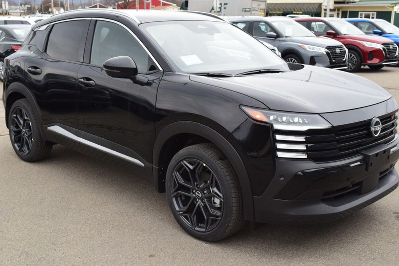 Used 2025 Nissan Kicks Sr