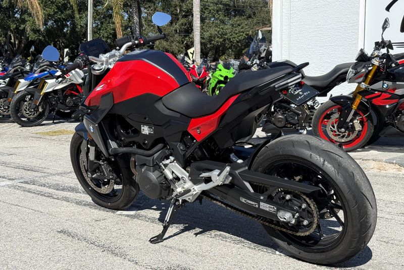 2024 BMW F 900 R Low