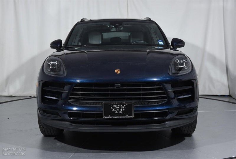 2021 Porsche Macan BaseImage 2