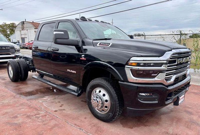 New 2027 RAM 3500 Big Horn Crew Cab Chassis 4x4 60