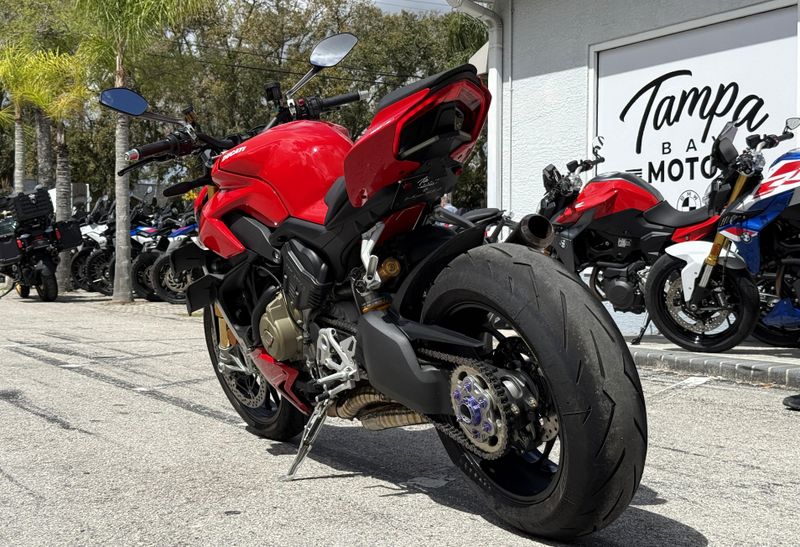 2022 Ducati Streetfighter V4 S