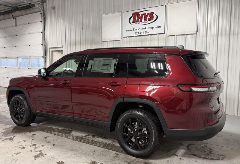 New 2025 Jeep Grand Cherokee L Altitude 4x4Image 15