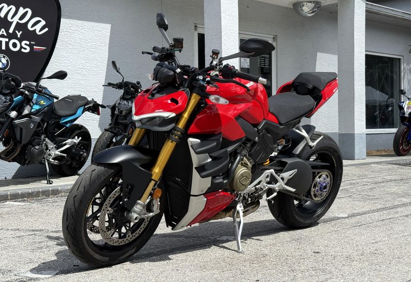 2022 Ducati Streetfighter V4 S