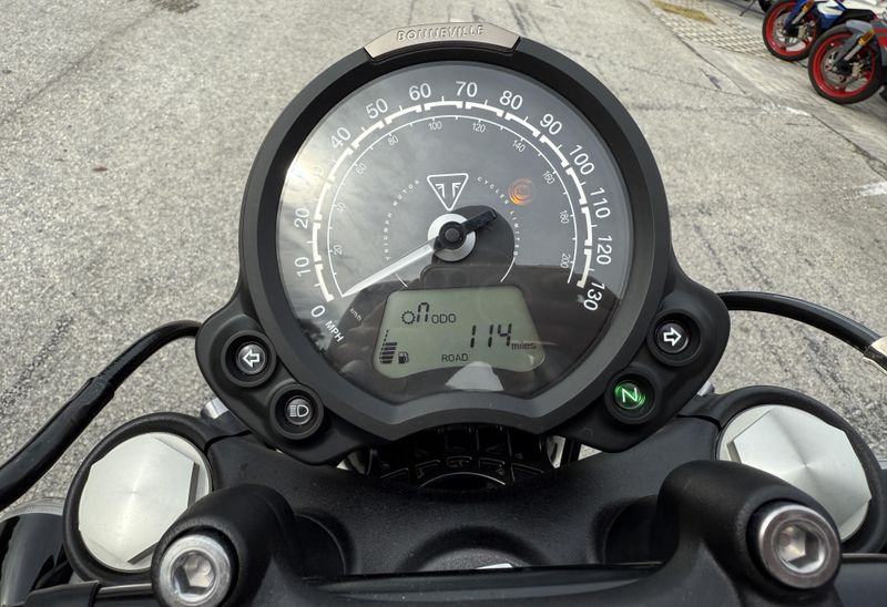 2025 Triumph Bonneville Bobber