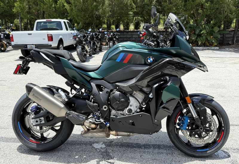 2026 BMW M 1000 XR
