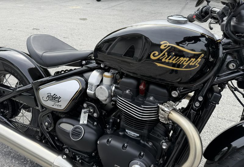 2025 Triumph Bonneville Bobber