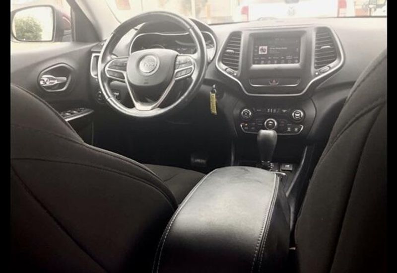 Used 2019 Jeep Cherokee LatitudeImage 15