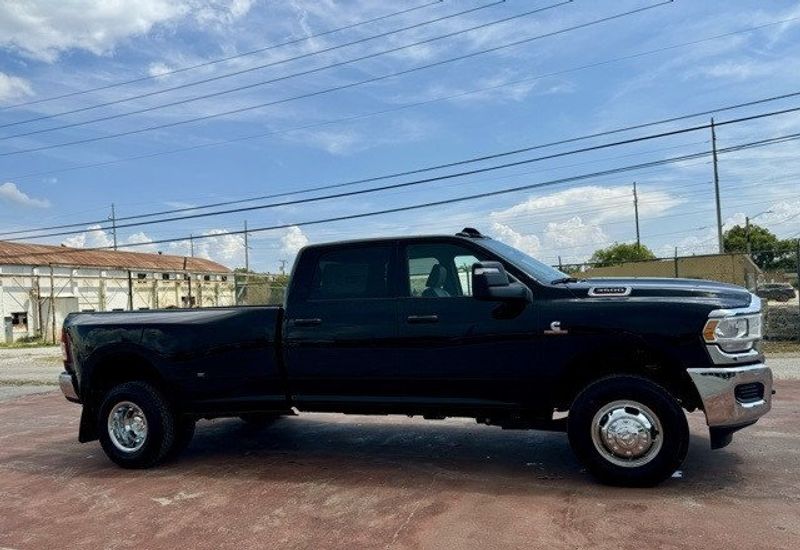 2024 RAM 3500 Tradesman Crew Cab 4x4 8