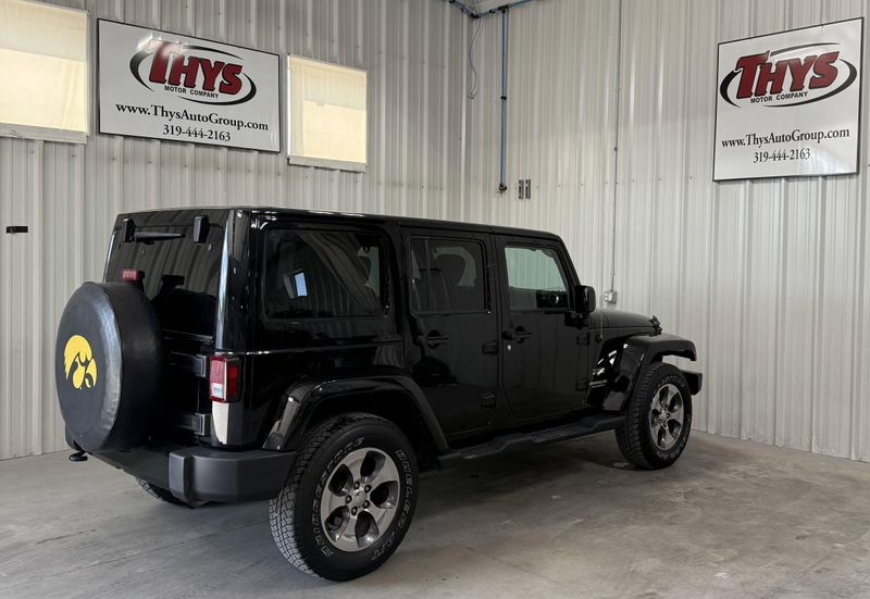 Used 2016 Jeep Wrangler Unlimited SaharaImage 43