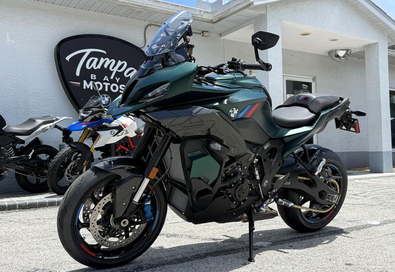 2026 BMW M 1000 XR
