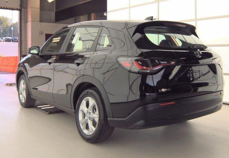 2025 Honda HR-V LX 2WD photo 6