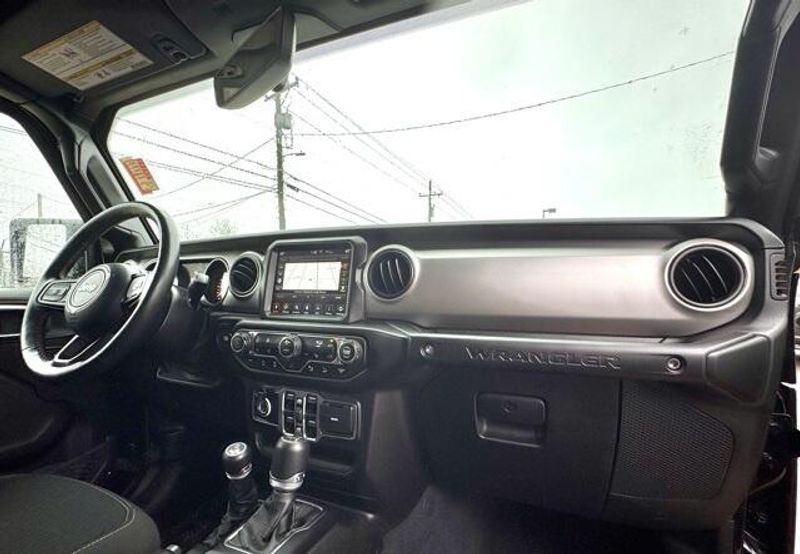 Used 2021 Jeep Wrangler Unlimited Image 12