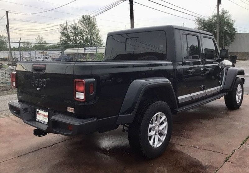 2023 Jeep Gladiator SportImage 6