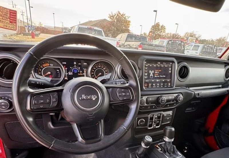 Used 2022 Jeep Gladiator SportImage 10