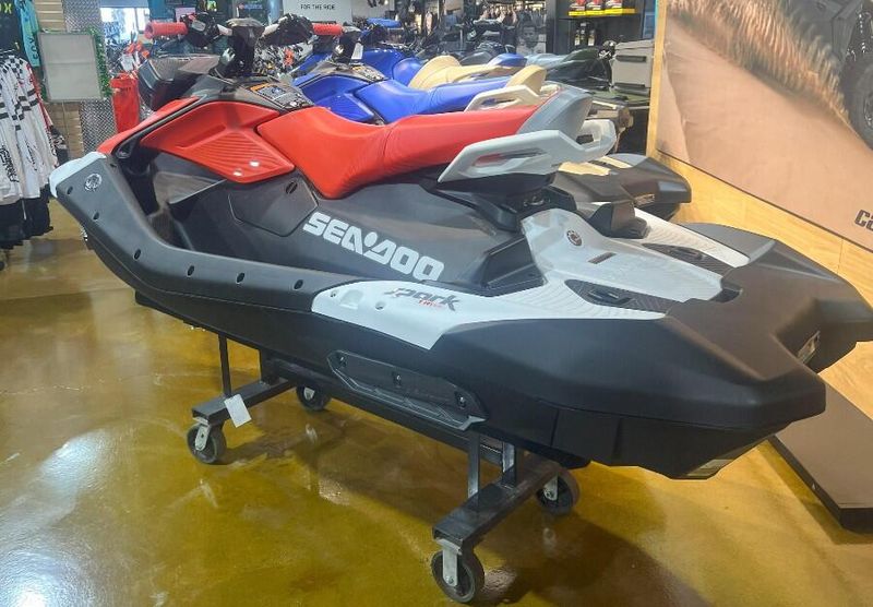 New 2025 Sea-Doo SPARK FOR 3 90 TRIXX (SOUND SYSTEM) Image 17