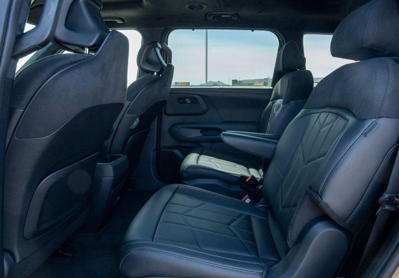 New 2027 Kia Telluride Hybrid X-Line SX PrestigeImage 13