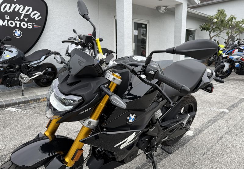 2025 BMW G 310 R