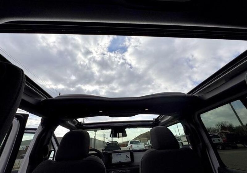 New 2026 Jeep Wrangler 4-door Sport SImage 18