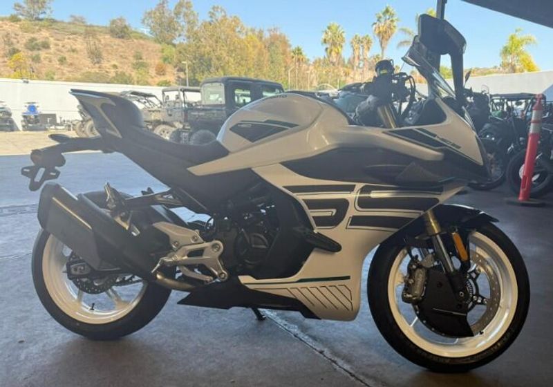 New 2026 CFMOTO 450SS Image 2