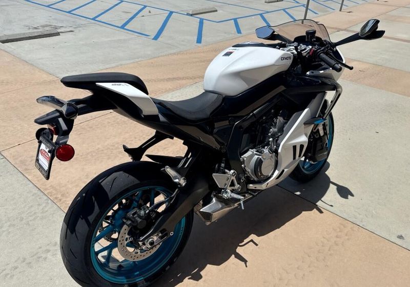New 2026 CFMoto 675SS Inventory | Victorville Del Amo Motorsports ...