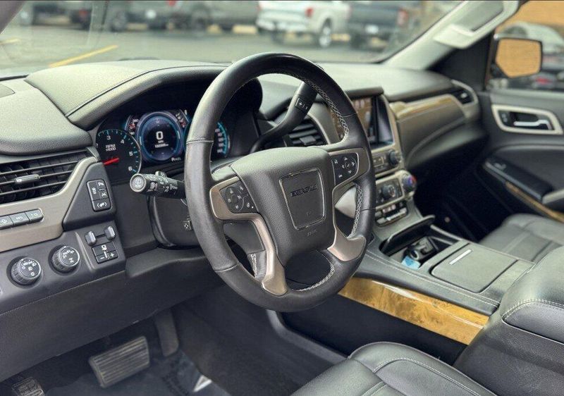 2017 Gmc Yukon Denali photo 4