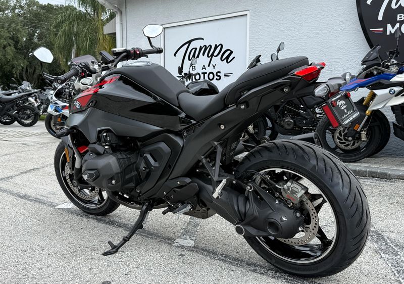 2026 BMW R 1300 R