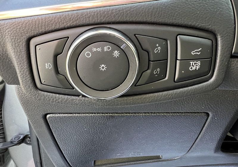 2022 Ford Edge Titanium photo 21